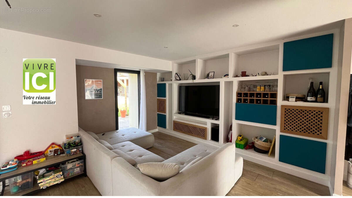 Maison à LA CHAPELLE-BASSE-MER