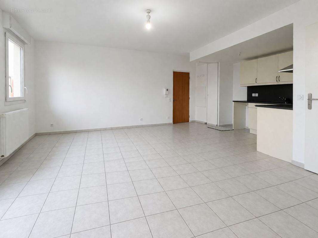 Appartement à SAINT-THIBAULT-DES-VIGNES