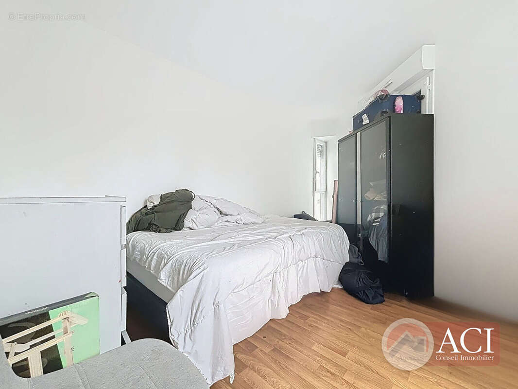 Appartement à VILLETANEUSE