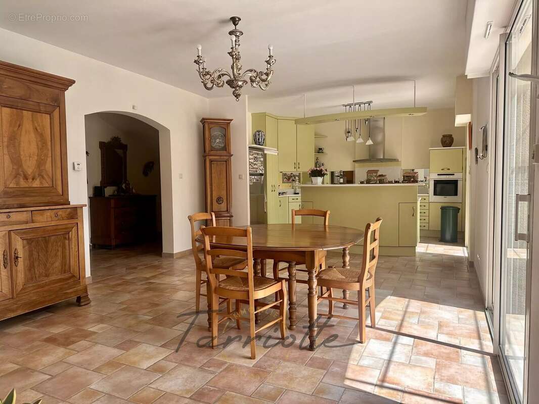 Maison à VALREAS