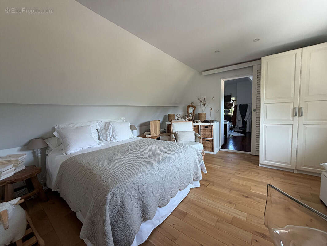 OCTEVILLE-SUR-MER - Propriété d'exception - Maison + gîte indépendant - 233.70m² - 1 939 m² - photo 11
