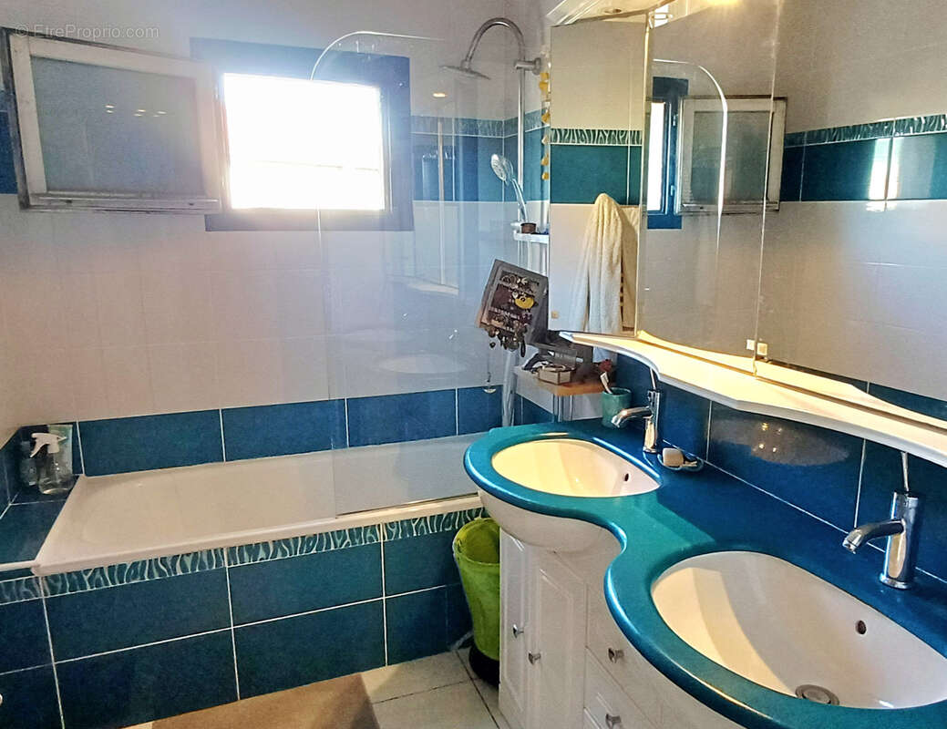 Appartement à SAINT-MARTIN-D'HERES
