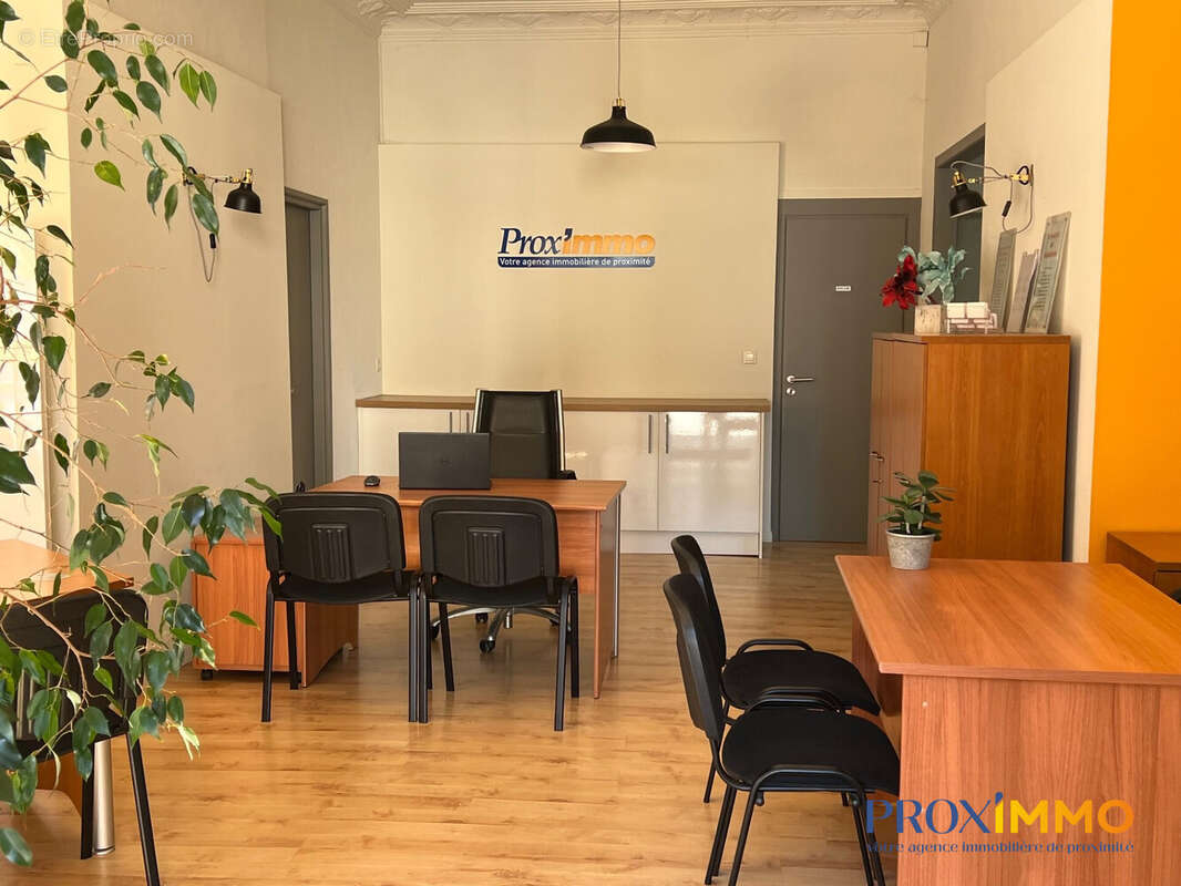Commerce 55 m² à La Buisse  - photo 2