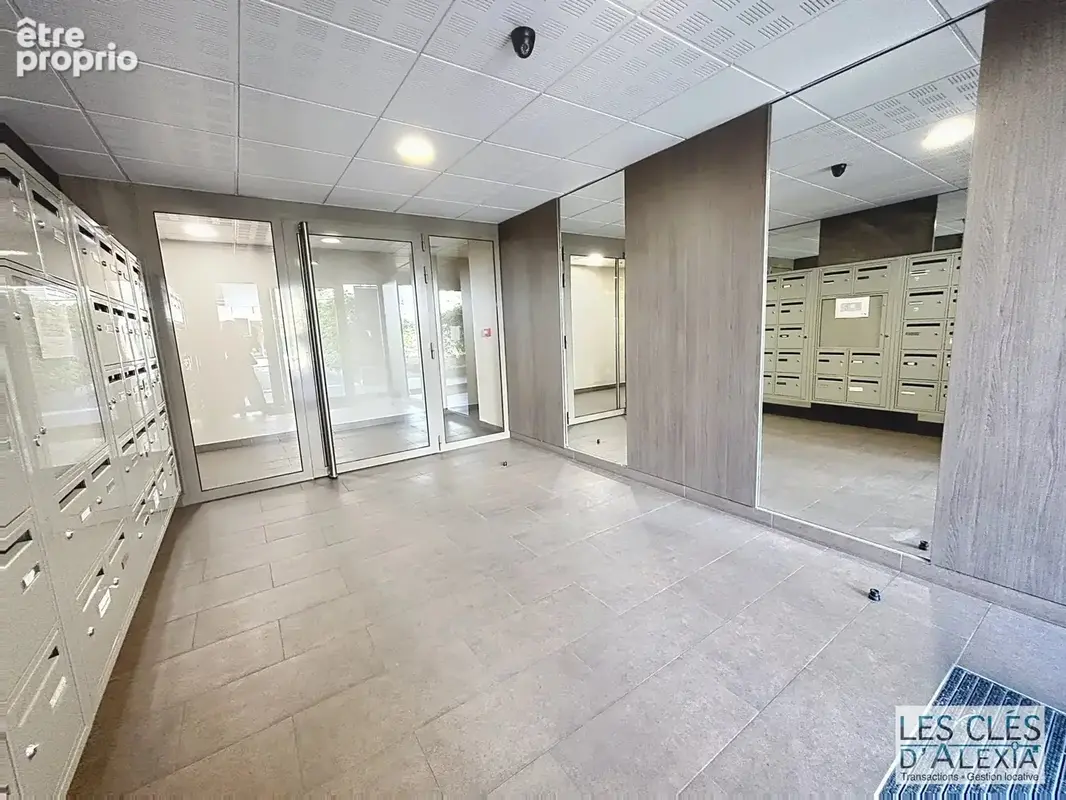T3 - saint-priest - traversant avec balcon et places de parking - photo 23