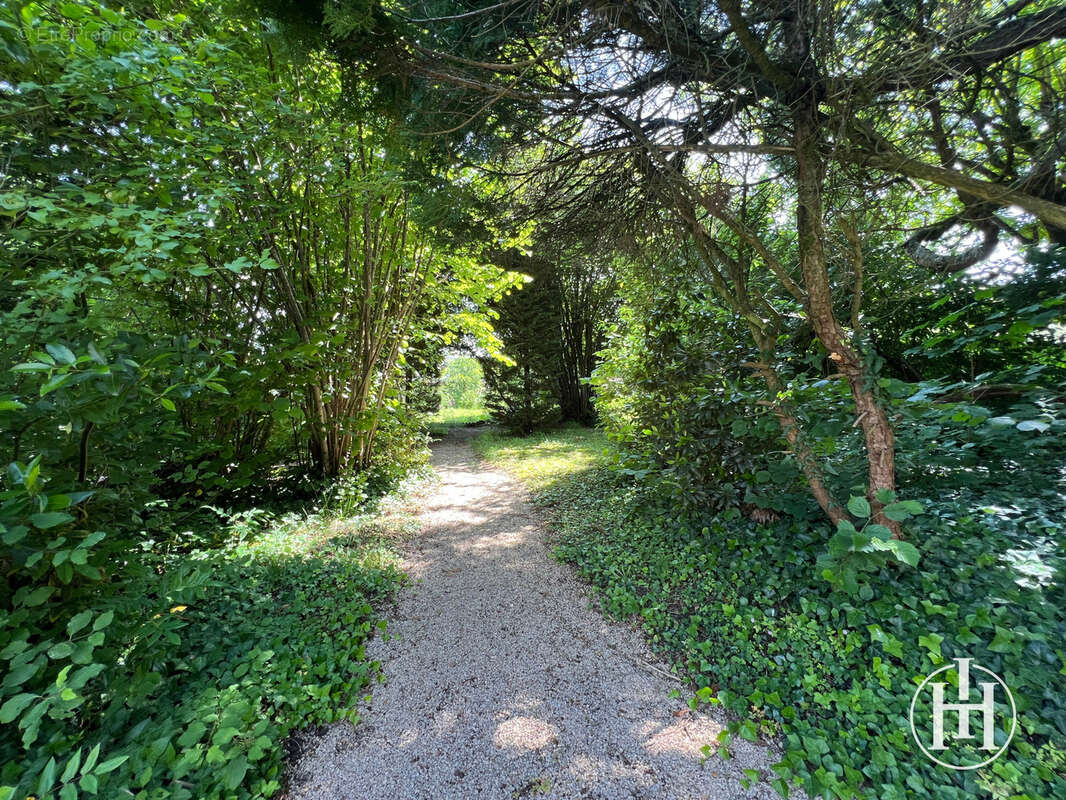 Maison à SAINT-AMAND-MONTROND