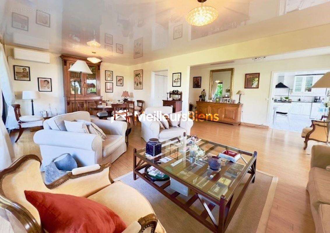 Appartement à LE CHESNAY