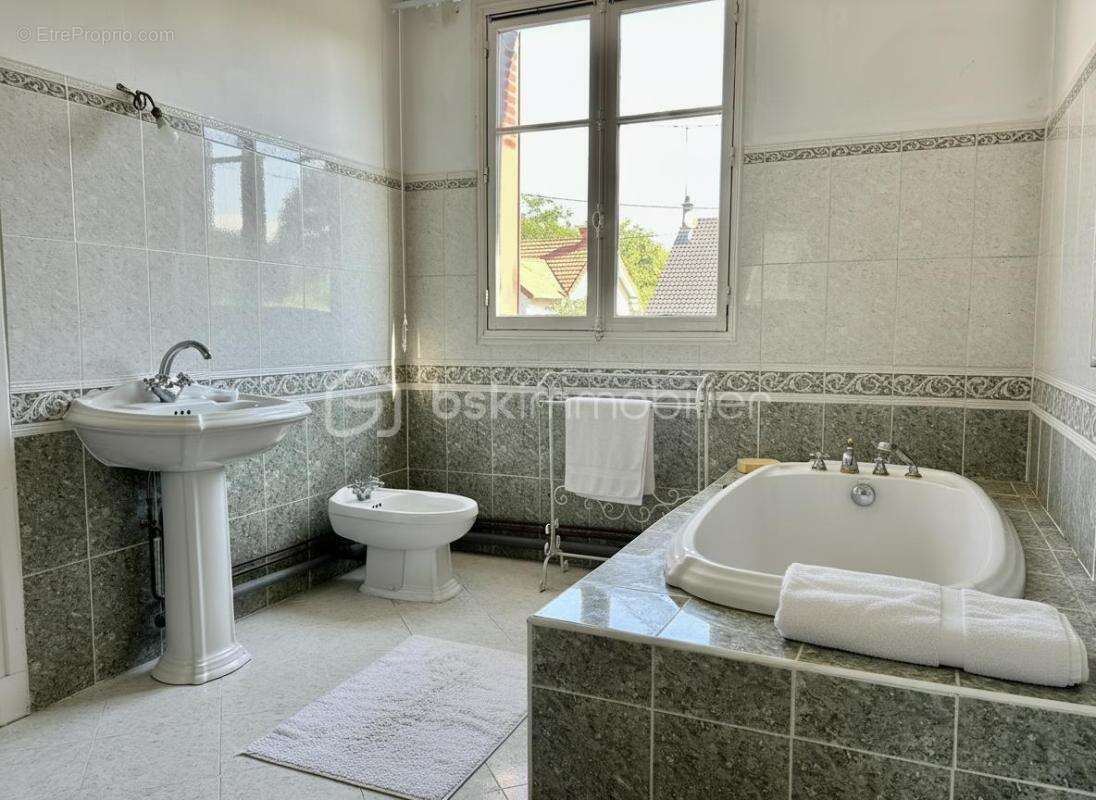 Maison à CHARTRETTES