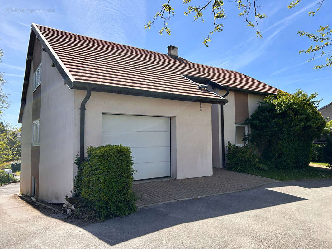 Maison à MISEREY-SALINES