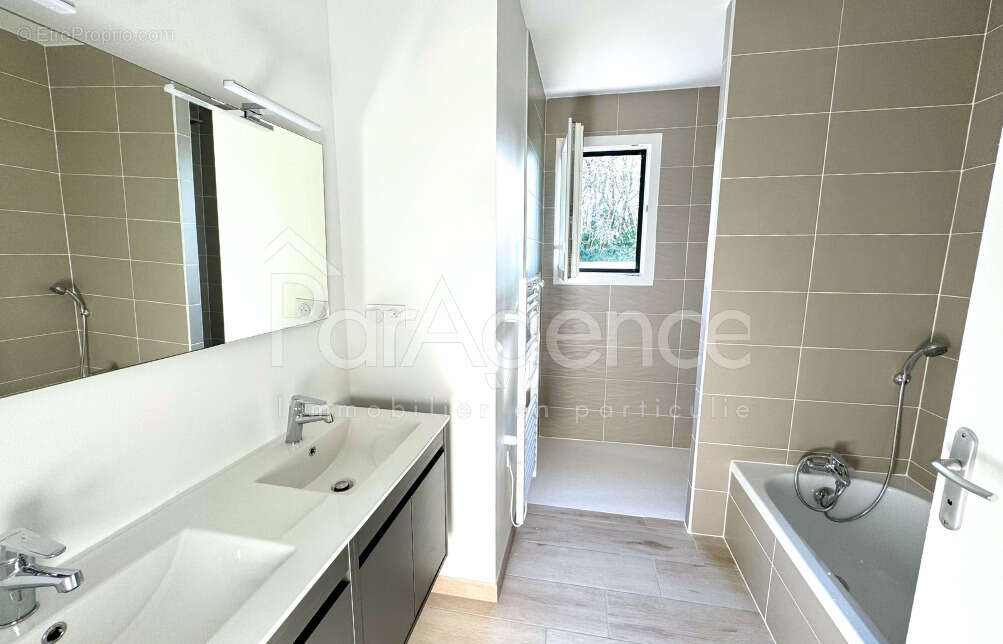 Maison à LES MATHES