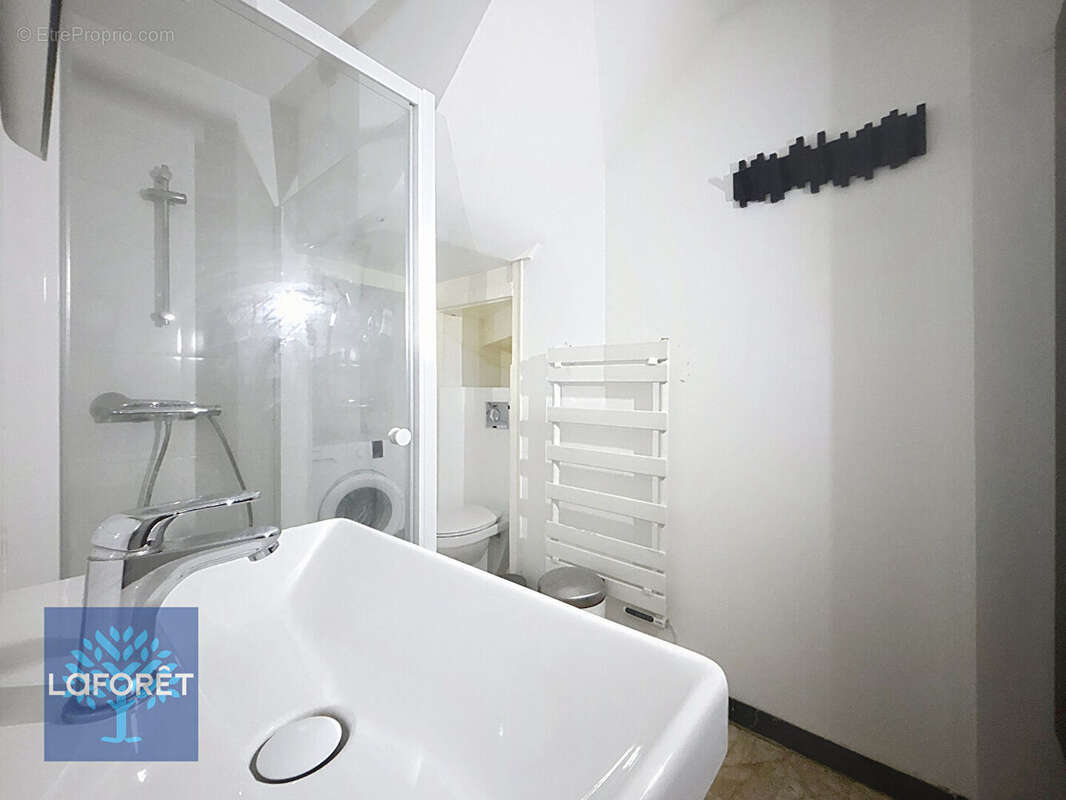 Maison à LOUVIGNE-DU-DESERT