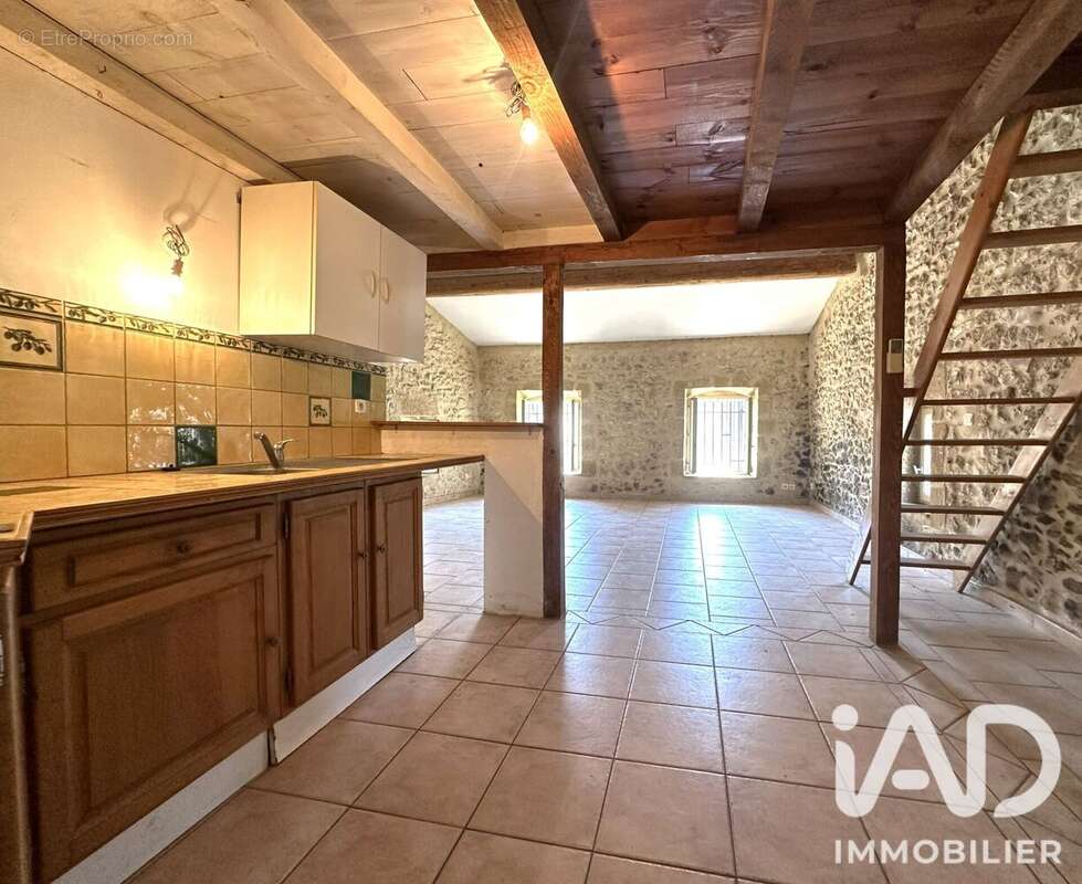 Appartement 70 m² à Collias  - photo 9