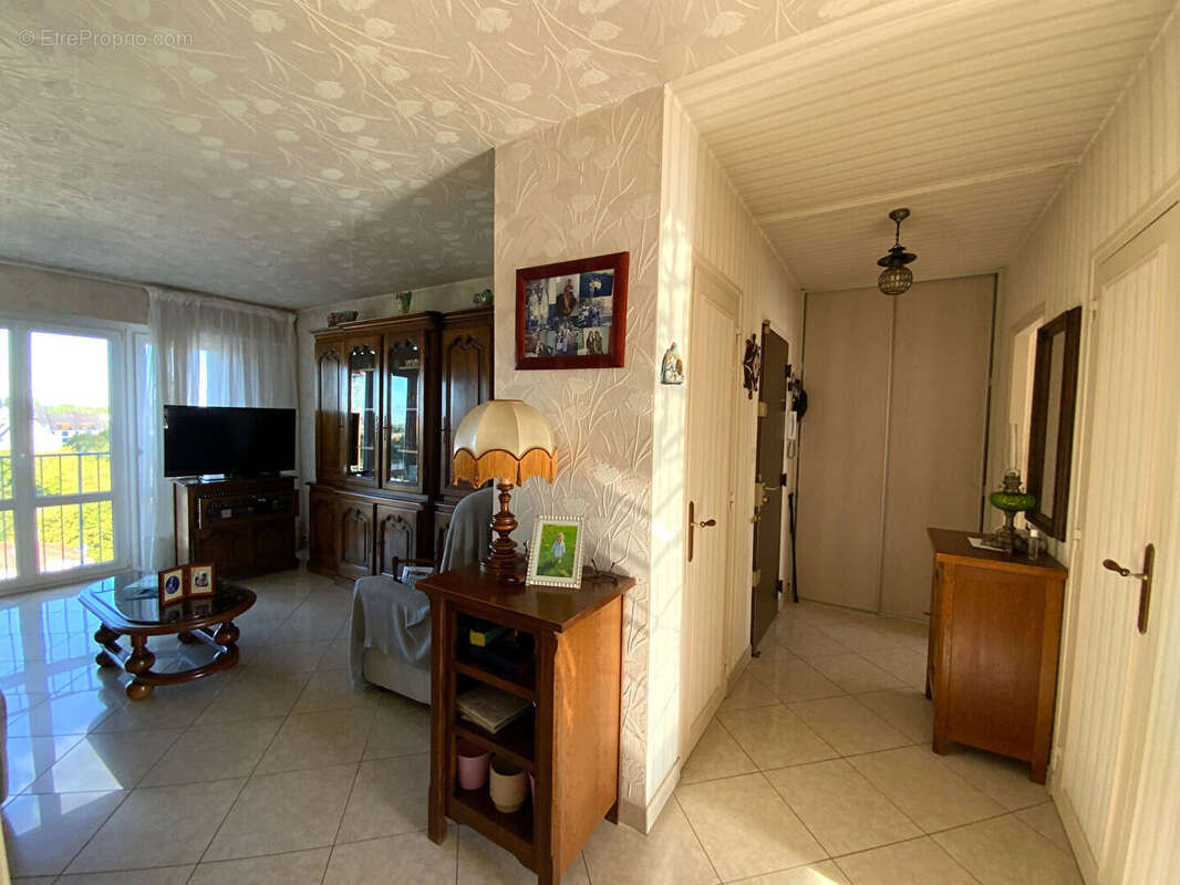 A deux pas du centre, appartment t4 traversant de 74m² - photo 3