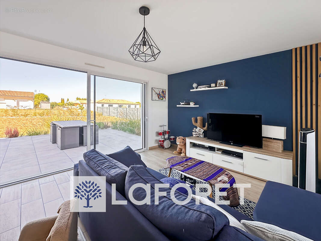 Maison contemporaine 2020 - 199 m² - 4 chambres - Terrain 999 m² entre SAINTES (17100), PONS (17800) et COGNAC (16100) - photo 9