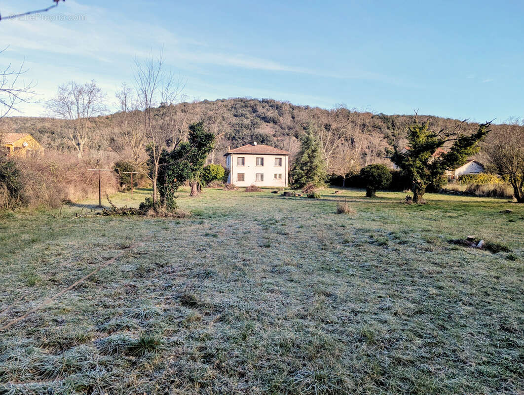 Maison à LA TOUR-SUR-ORB