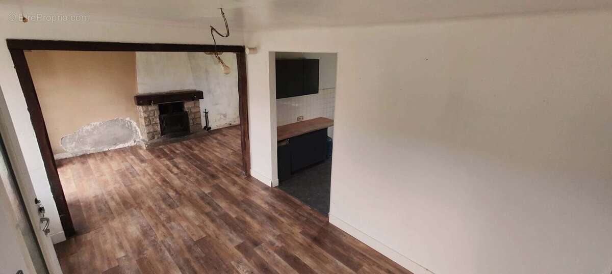 Maison à SAINT-THELO