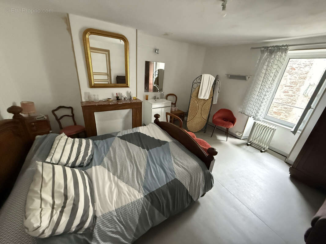 Maison à SAINT-FELIX-DE-SORGUES