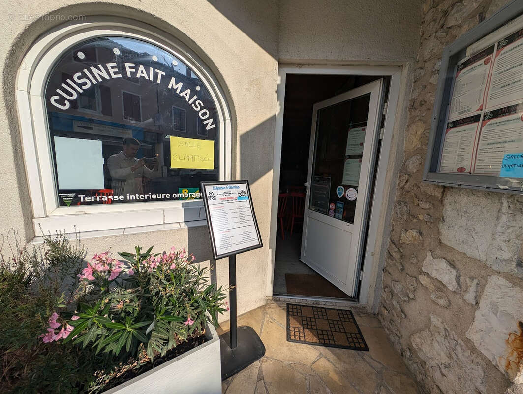 Vente ou location - Fond de commerce créperie  - Centre ville de SAINT-PERAY - photo 3