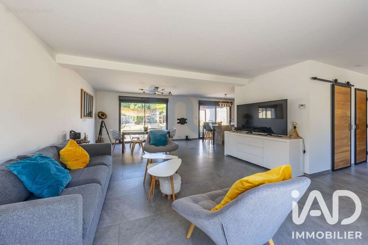 Maison 126 m² à Fleury-En-Biere  - photo 6