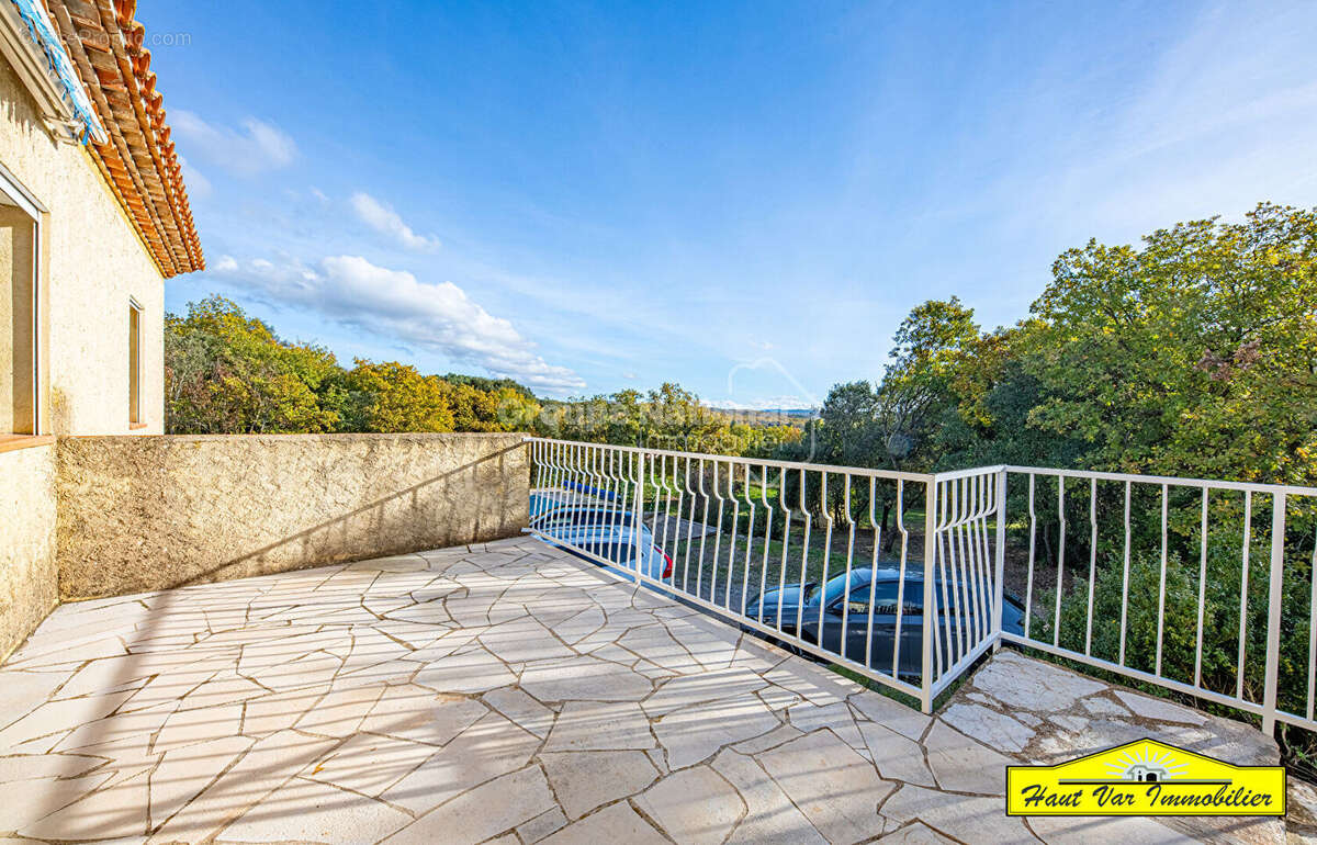 Maison Ginasservis T 4 avec PISCINE GARAGE 7 423m² de terrain - photo 15