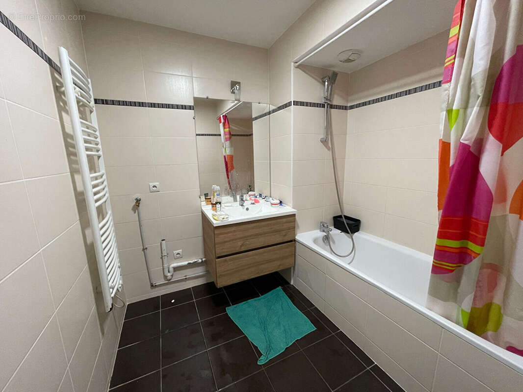 Appartement à LA COURNEUVE