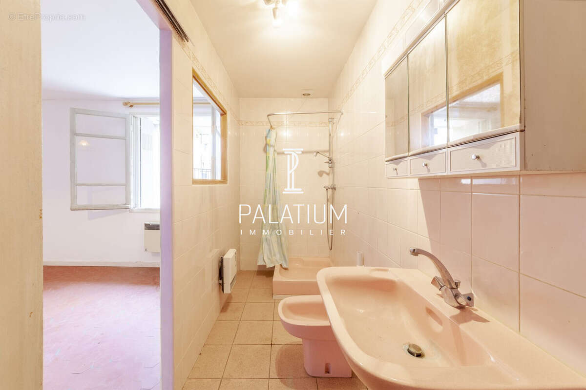 Appartement à GREOUX-LES-BAINS