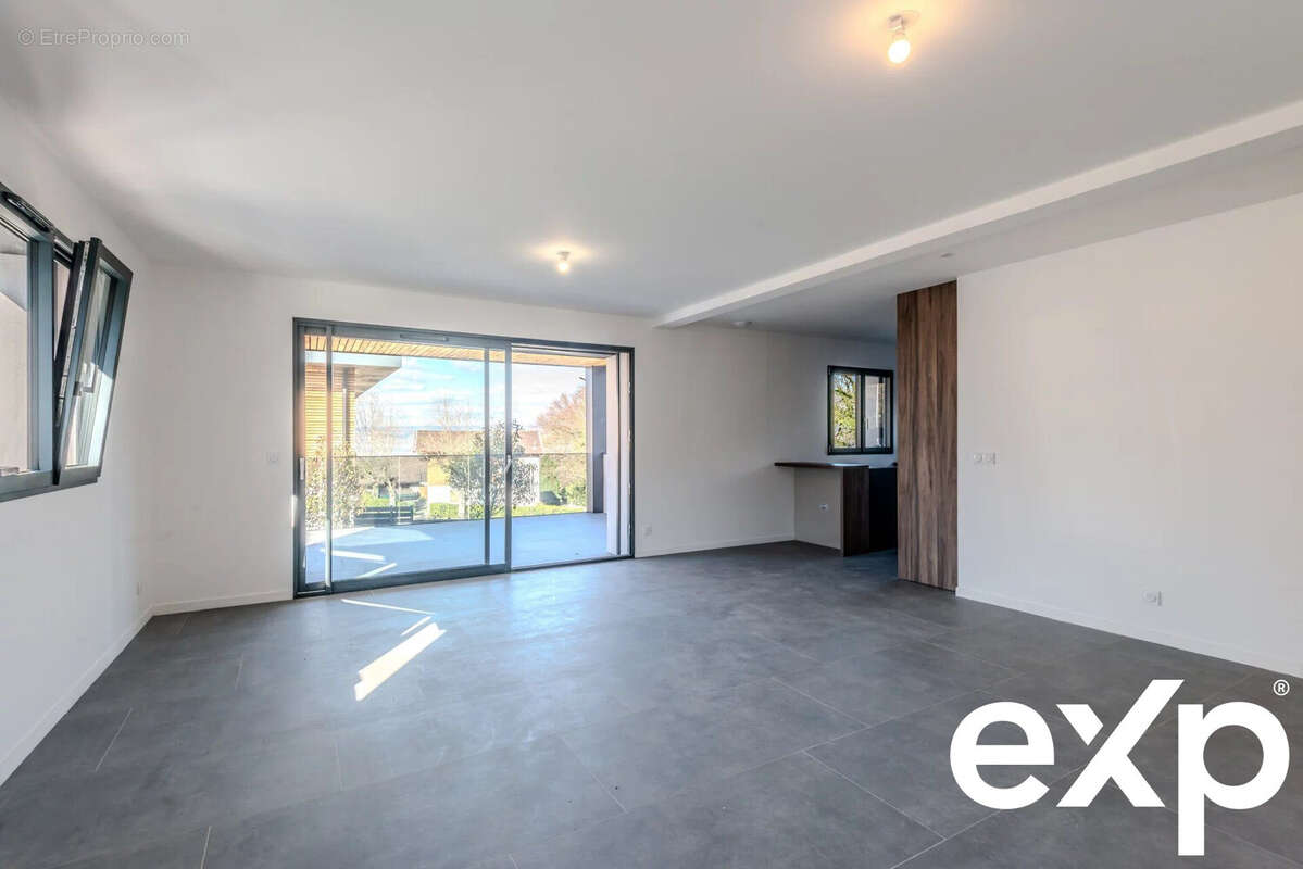 Appartement à NEUVECELLE