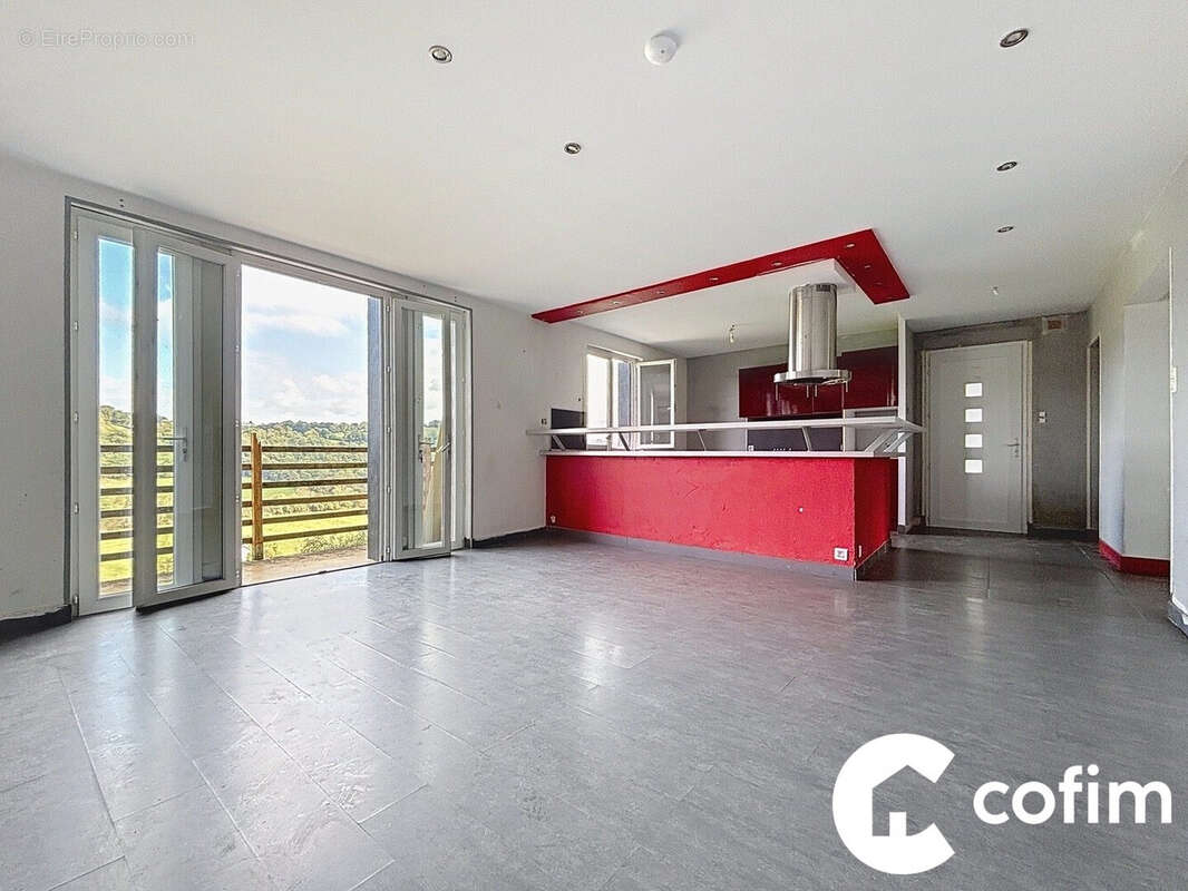 Maison à POUEYFERRE