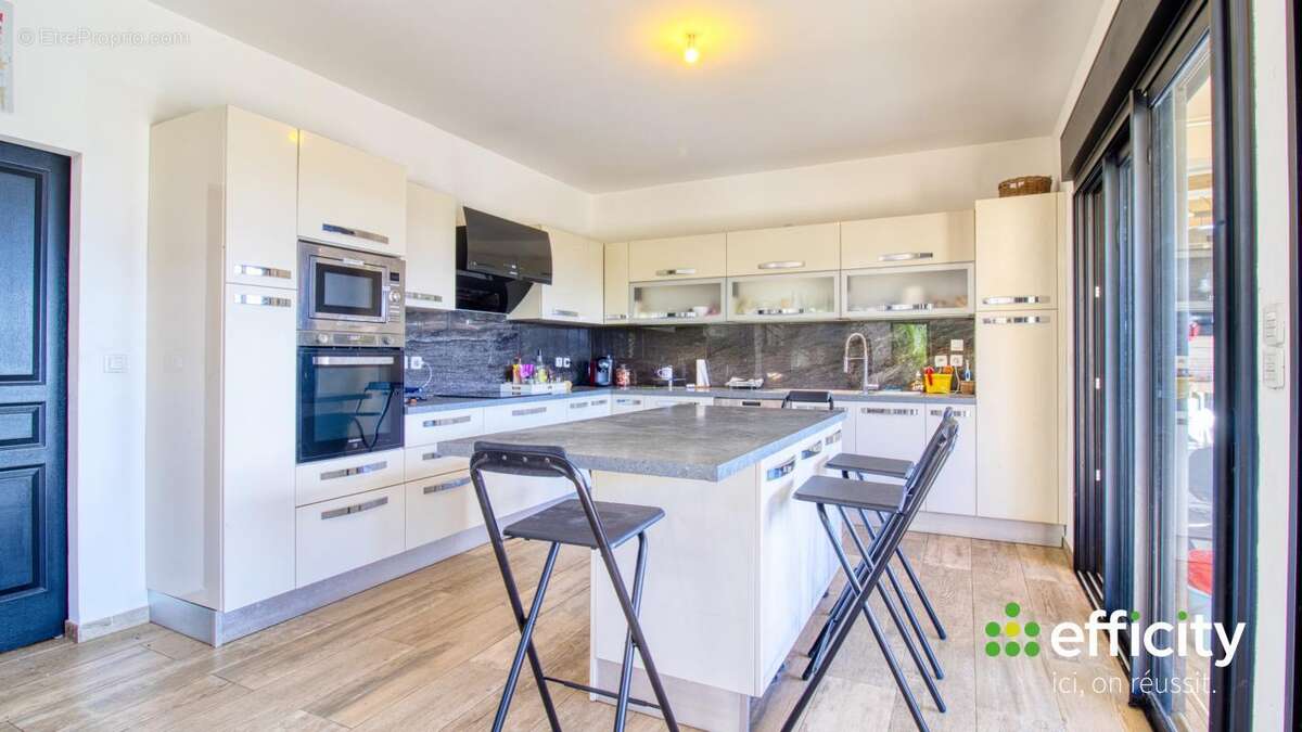 Maison à SAINT-DENIS