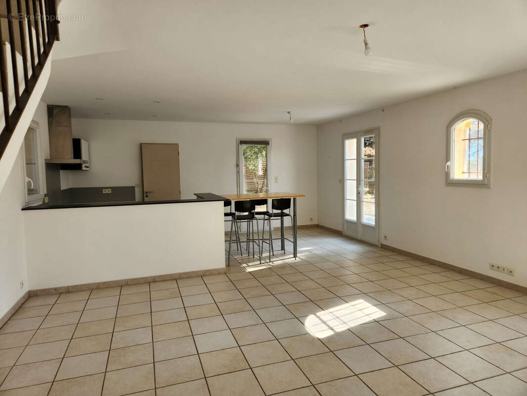 Maison à MERINDOL-LES-OLIVIERS