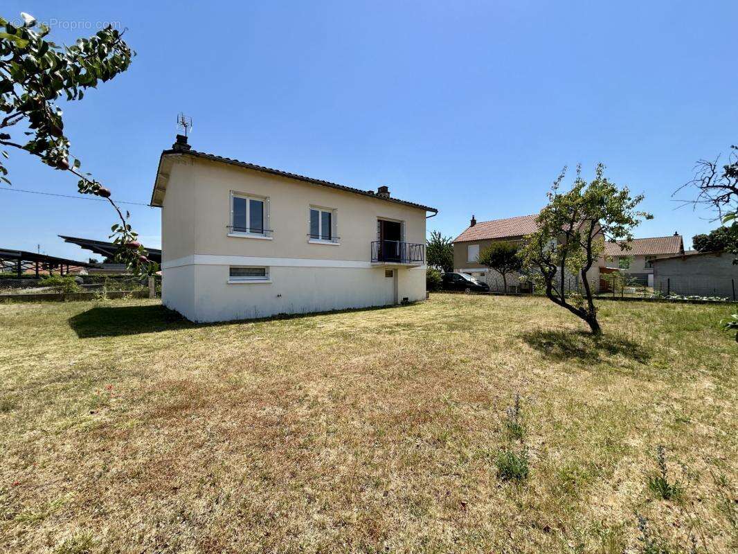 Maison à SAINT-PIERRE-D'EXIDEUIL