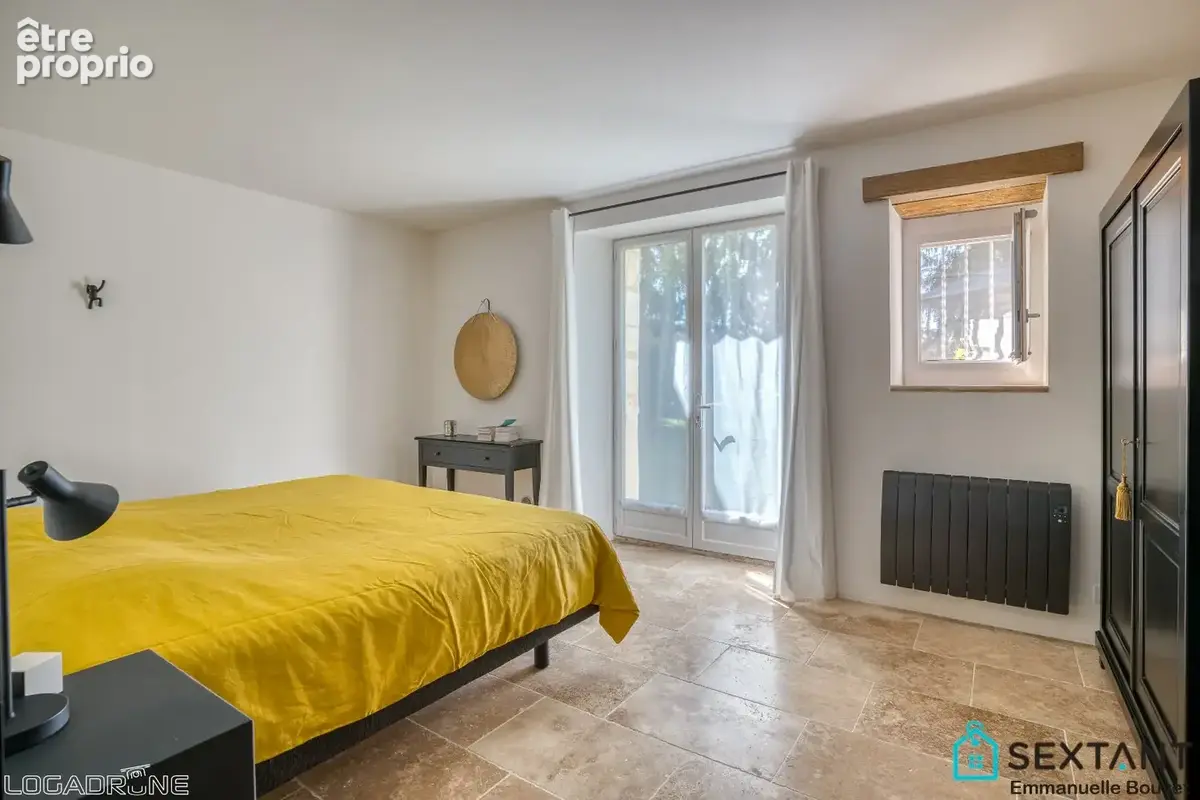 A 15 min de Bergerac, superbe propriété en pierre rénovée sur plus de 3 HA, 4 habitations, grange, superbe espace piscine - photo 22