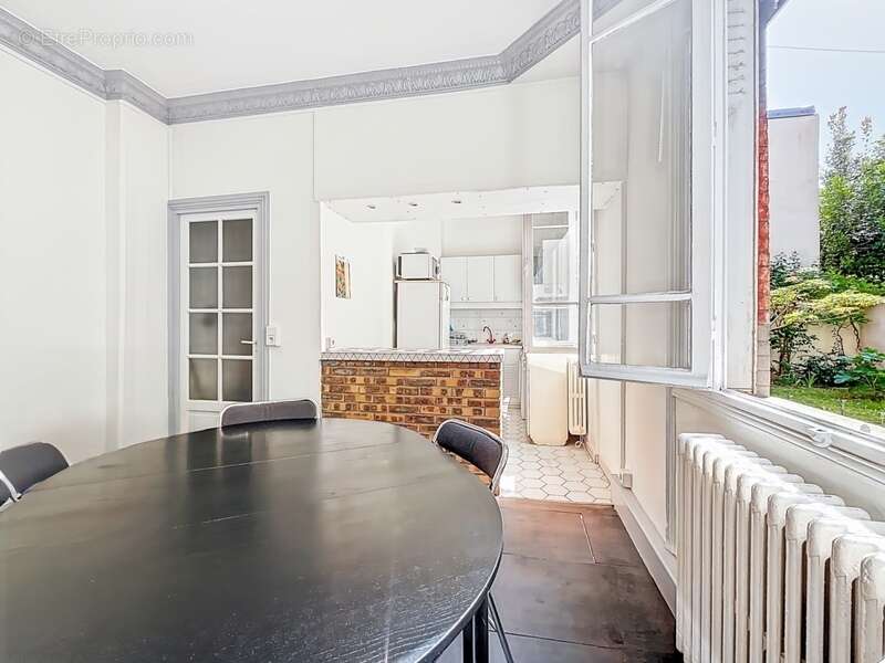 Appartement à LA GARENNE-COLOMBES
