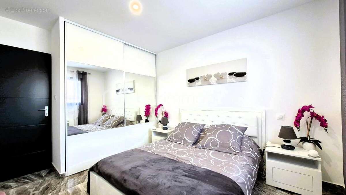 *** nouveaute- villa comtemporaine meublée- 100m²- plain pied- 3 chambres- garage- jardin- vue *** - photo 5