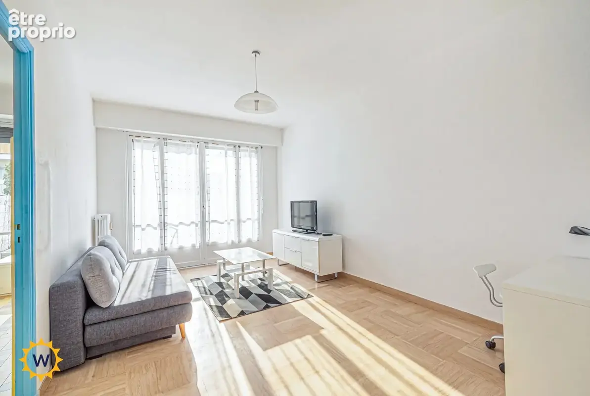 NICE OUEST / BD DE MAGNAN - Appartement de type F1 de 33 m2 avec terrasse de 10 m2, une cave incluse, proximité mer, commerces e - photo 4