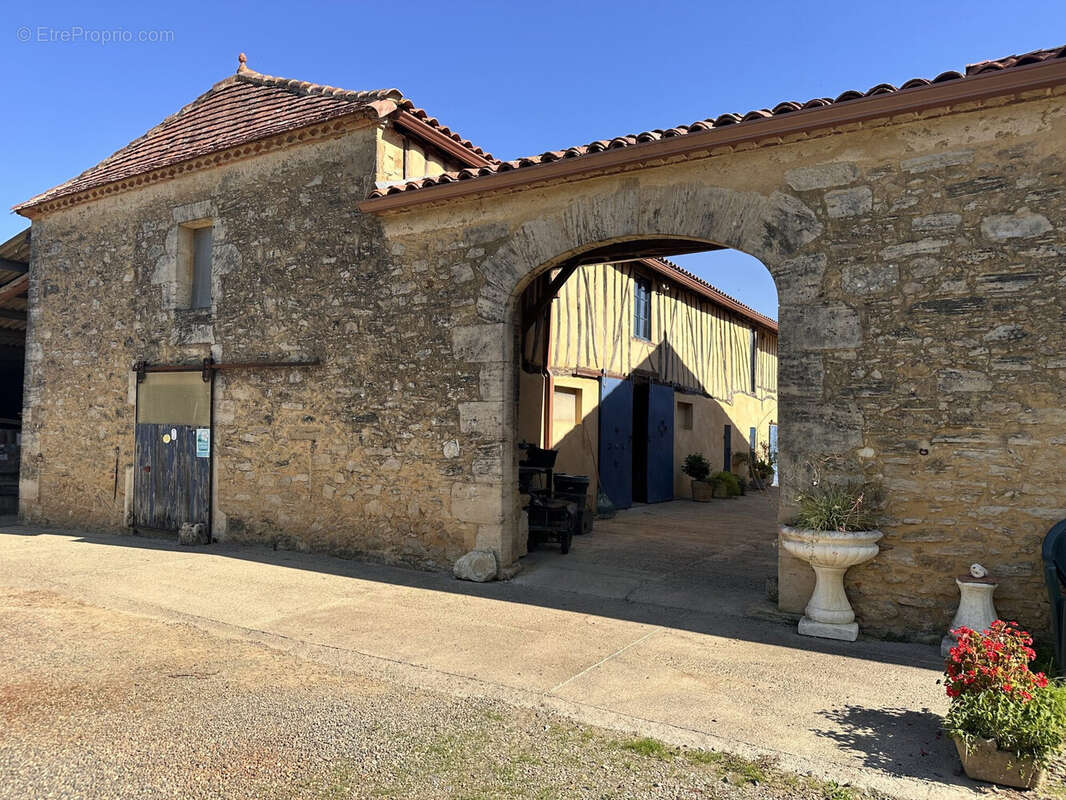 Maison à SABAZAN