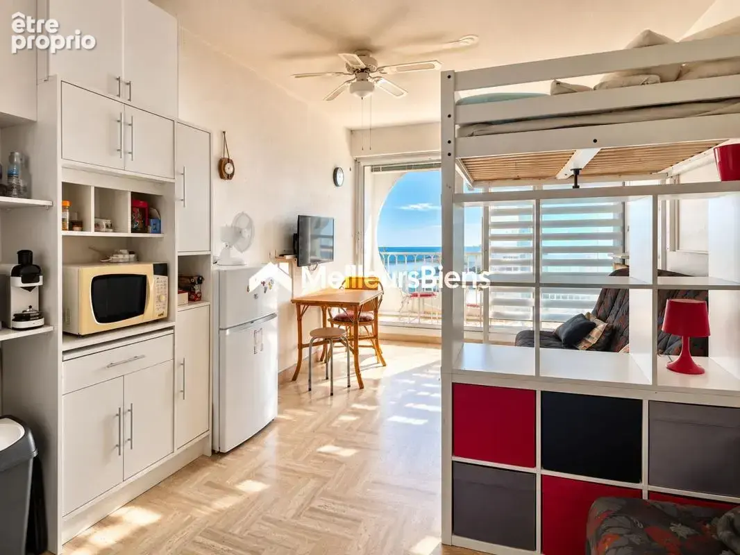 VUE MER et PORT : Studio de 26 m² au 4e étage avec cave à La Grande-Motte - photo 4