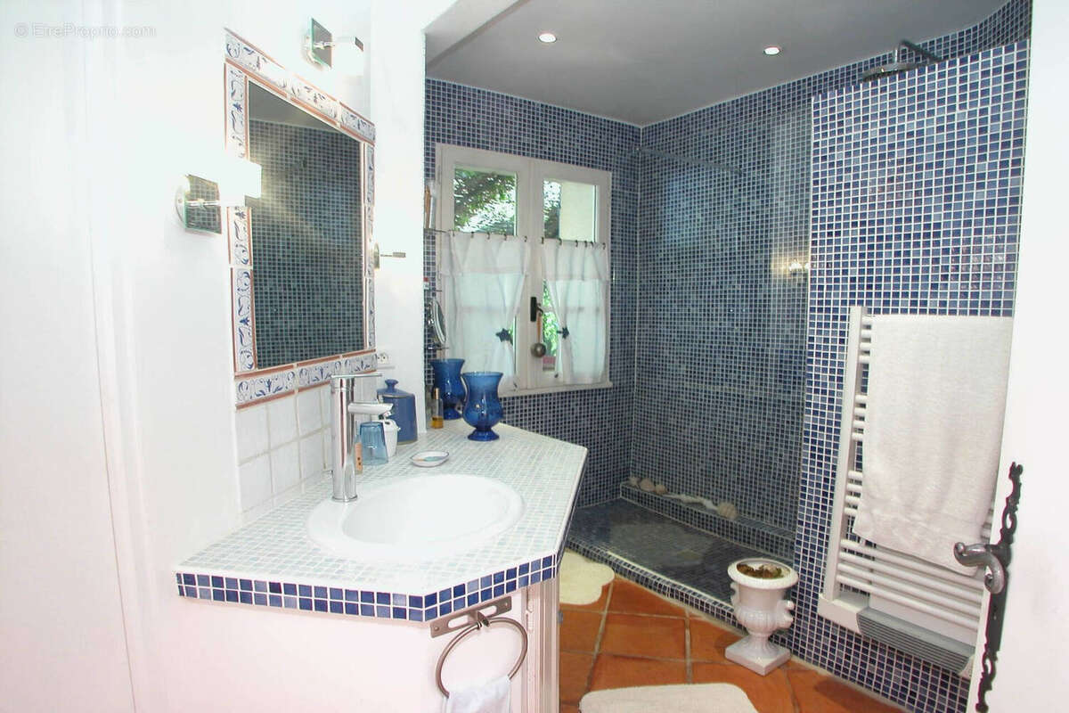 Maison à MONTFERRAT