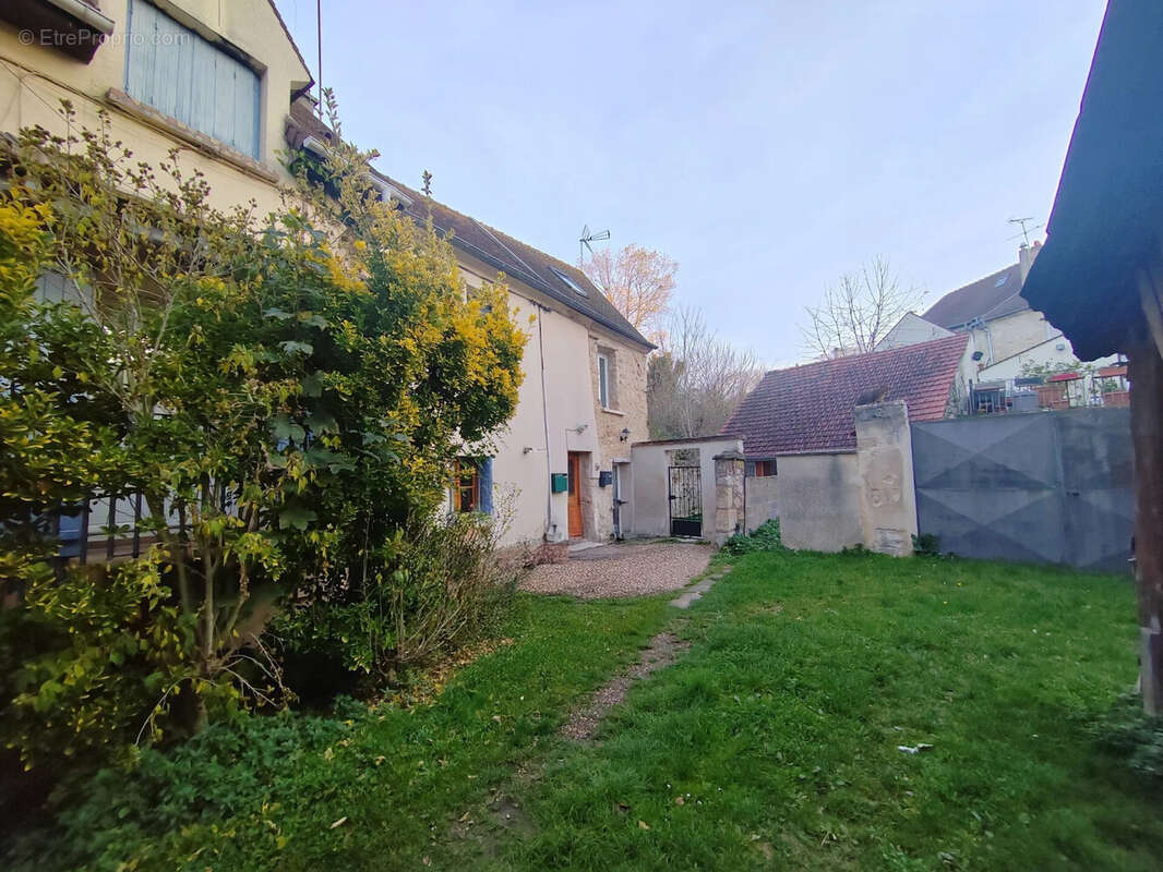 Maison à CHARS