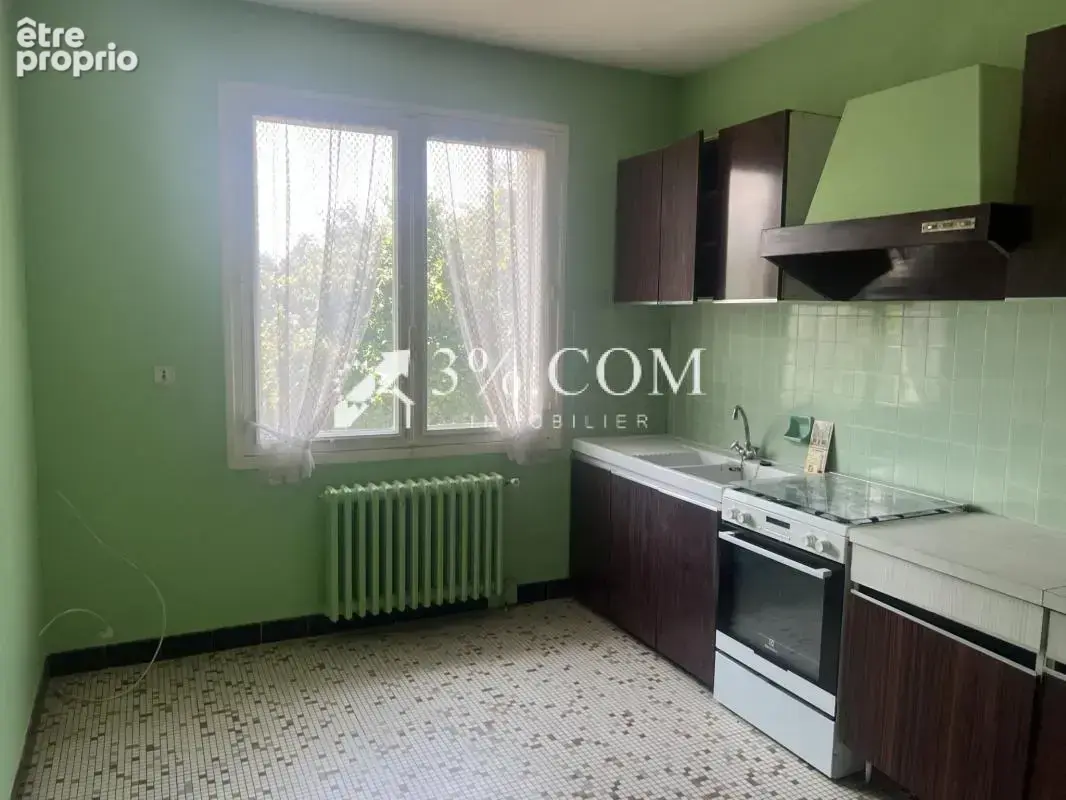 3%. com immobilier à  la villedieu du clain - photo 15