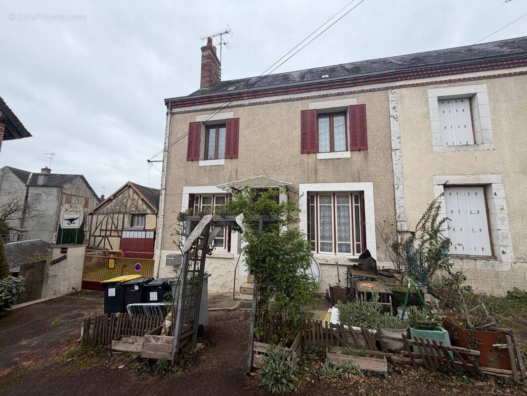 Maison à AUTRY-LE-CHATEL