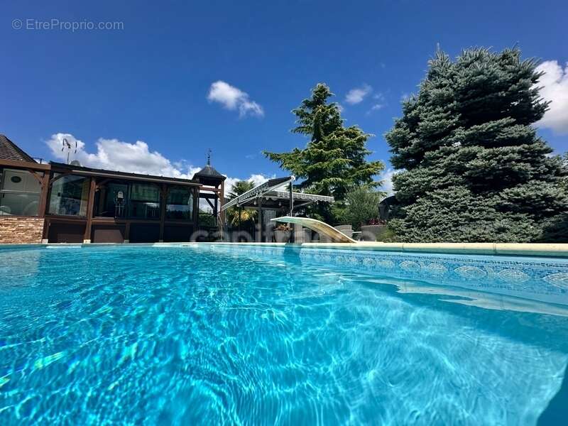 Maison à vendre 7 pièces AUXERRE (89) 167 m2  Piscine  Terrain de 2300 m2 Dépendance - photo 8