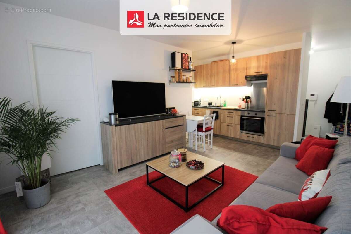 Appartement 42 m² à Combs-La-Ville  - photo 2