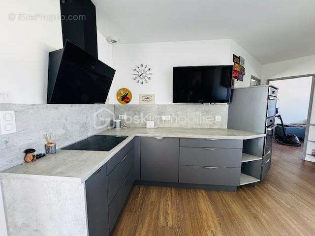Maison contemporaine (2015) de plain-pied – 257 m² – Terrain 3 456 m² avec piscine – Barro (16) - photo 2