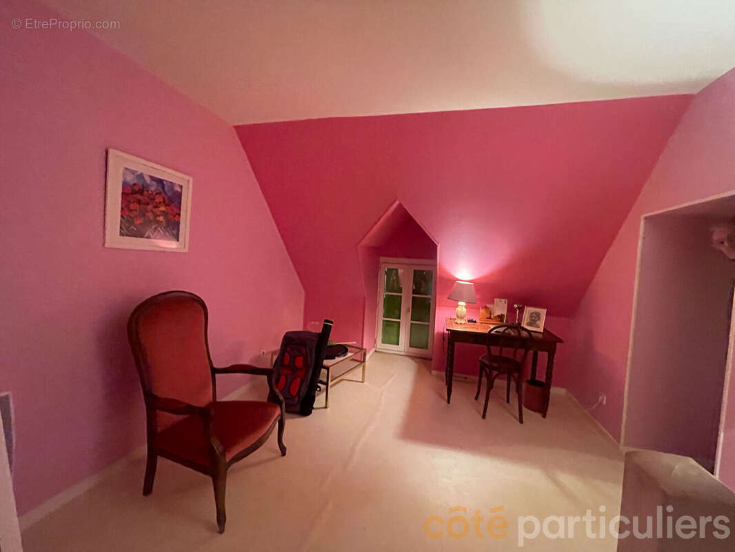 Maison à SAINT-ELOY-D'ALLIER