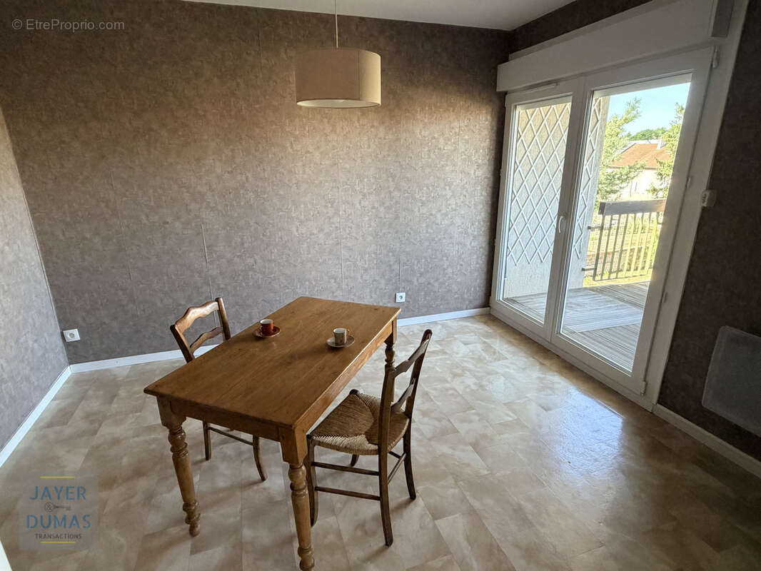 CHALON-SUR-SAONE - Appartement T3 dans résidence au calme - - photo 5