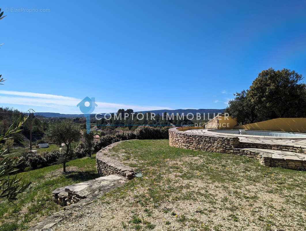 Maison à SAINT-SATURNIN-LES-APT