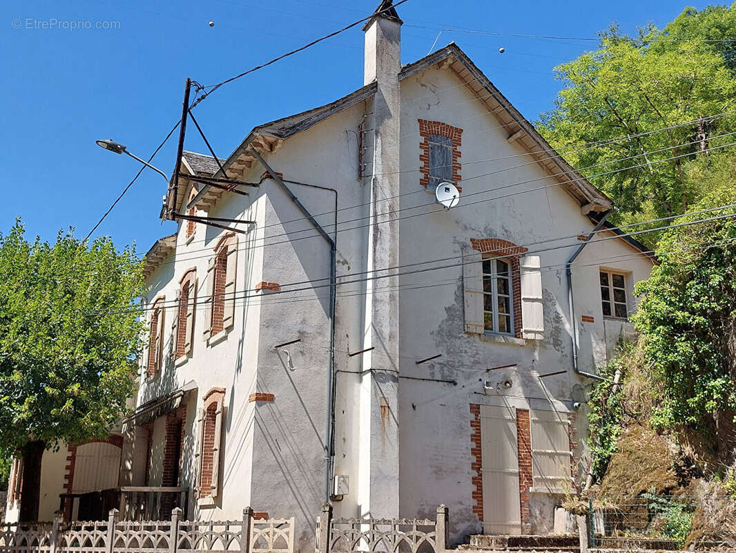 Maison de charme 185m² à rénover proche centre ville avec terrain. - photo 16