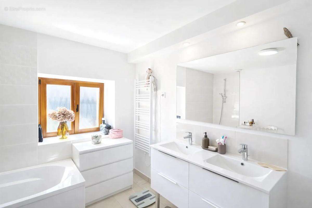 Maison à LA CHAPELLE-GAUTHIER