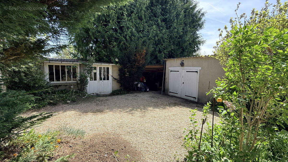Maison à PLAISIR