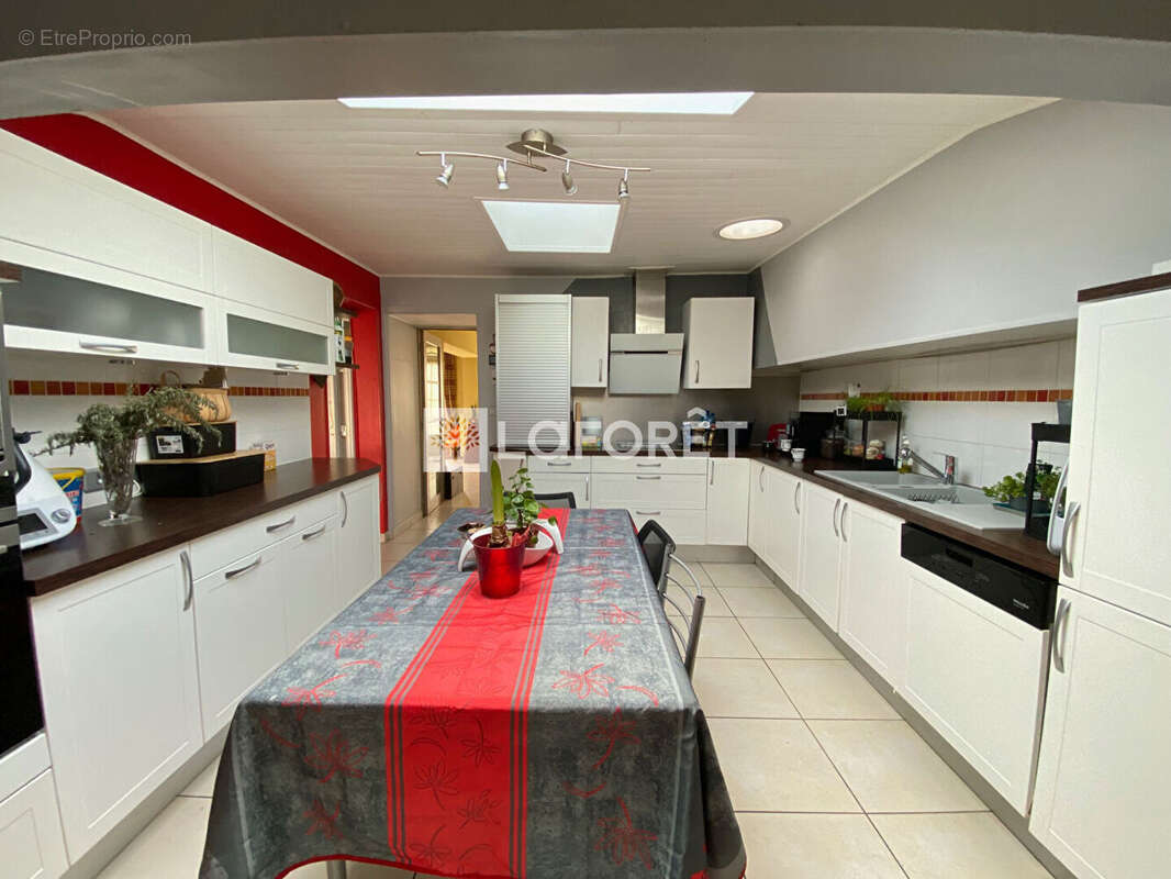 Maison à SAINT-GEORGES-DES-COTEAUX